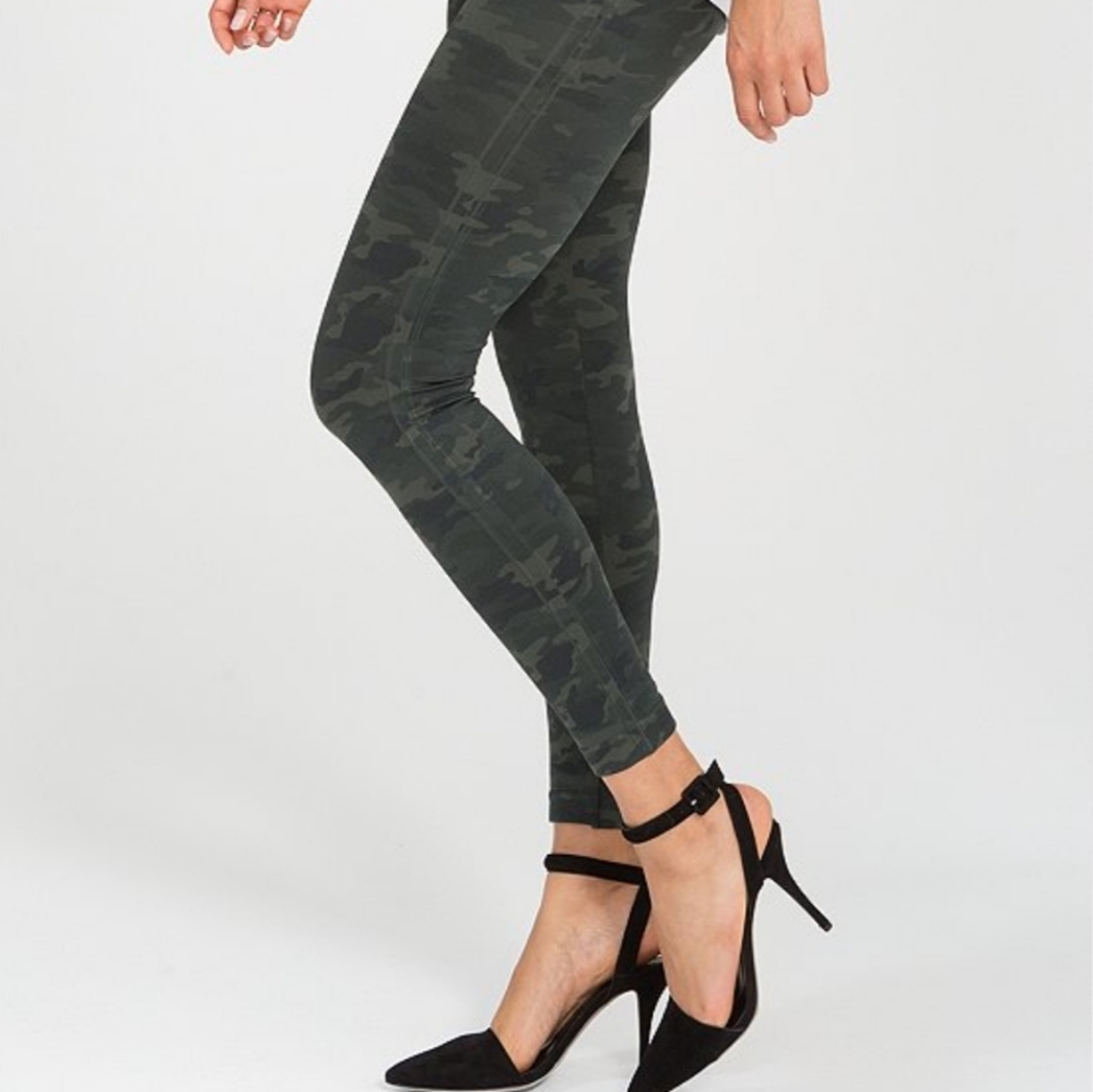 SPANX Seamless Camo Green Leggings